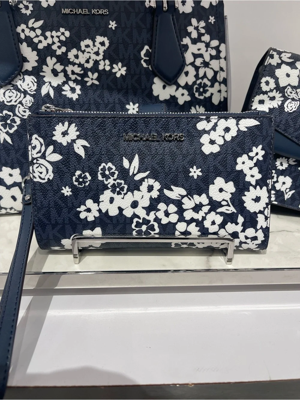 MICHAEL KORS Jet Set Travel Lg Double Zip Printed Signature Logo Wristlet Wallet